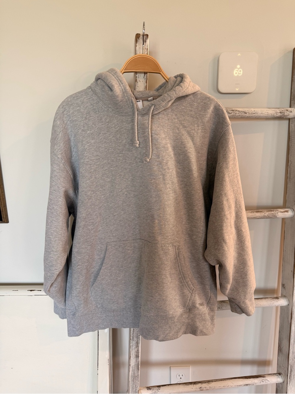 TNA Sweatfleece Cozy Fleece Boyfriend Fit Pullover Gray Hoodie Size Medium EUC